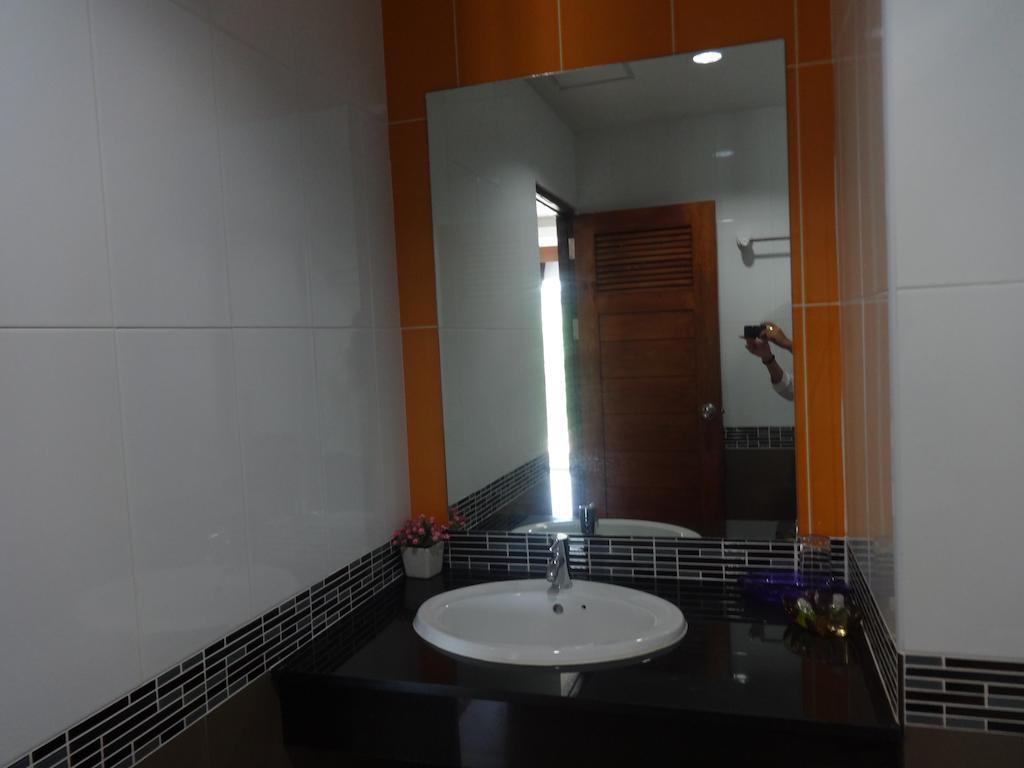 Al Ameen Hotel Krabi town Стая снимка